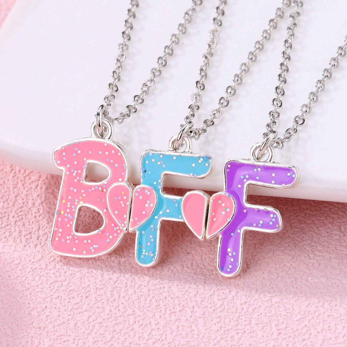 bestie necklace